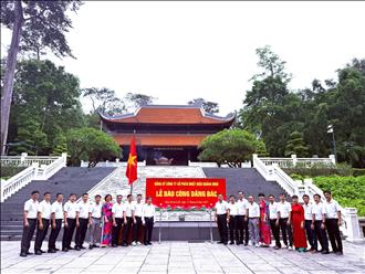 Đảng ủy Công ty cổ phần Nhiệt điện Quảng Ninh tổ chức Chương trình Về nguồn năm 2025