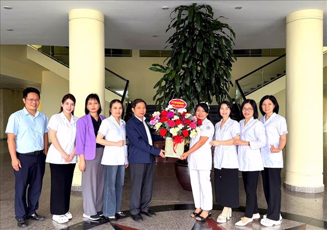 Nhiệt điện Quảng Ninh thăm và chúc mừng các đơn vị y tế nhân kỷ niệm 71 năm Ngày Thầy thuốc Việt Nam (27/02/1955 - 27/02/2026)