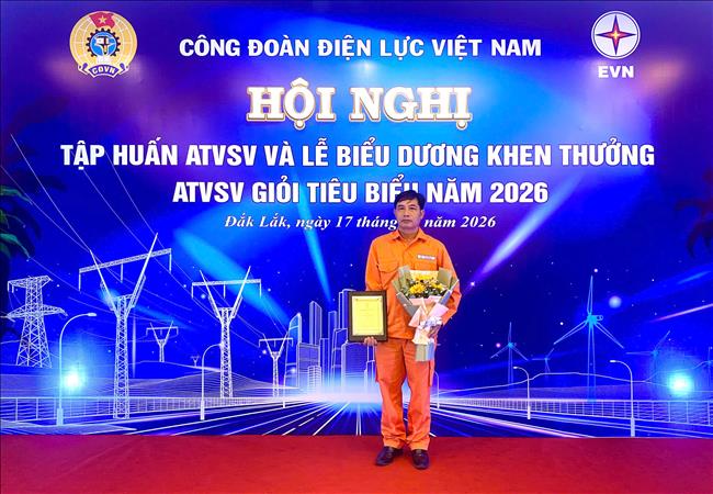 Tấm gương An toàn vệ sinh viên tiêu biểu Công ty cổ phần Nhiệt điện Quảng Ninh: Anh  Trần Văn Thủy -  “Đôi tay vàng” luôn đi đôi với sự cẩn trọng tuyệt đối