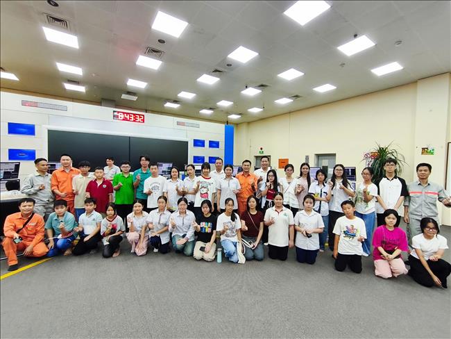 Con em CBCNV tham quan nhà máy Nhiệt điện Quảng Ninh: niềm vui nhân đôi, tự hào lan tỏa