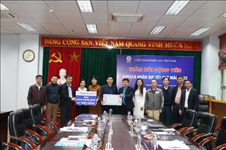 Công đoàn Điện lực Việt Nam thăm hỏi, tặng quà CBCNV Công ty cổ phần Nhiệt điện Quảng Ninh nhân dịp Tết Nguyên đán Quý Mão 2023