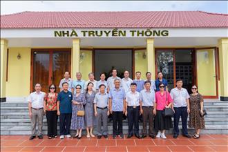 Đoàn cán bộ hưu trí của Tổng công ty Phát điện 1 đến thăm Nhiệt điện Quảng Ninh