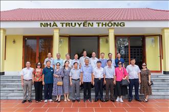 Đoàn cán bộ hưu trí của Tổng công ty Phát điện 1 đến thăm Nhiệt điện Quảng Ninh